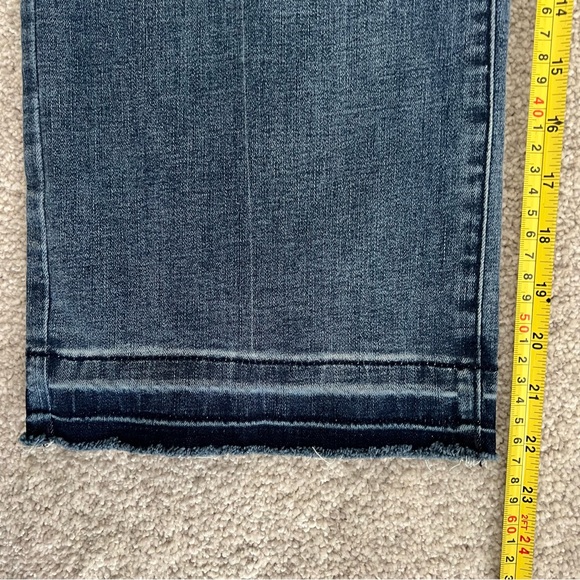 NYDJ capri jeans with frayed released hem - Picture 4 of 7